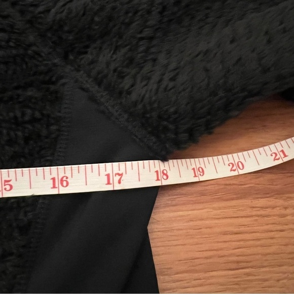 Mountain Hardwear Womens Black Pullover Polartec Fleece Jacket sizeM button snap - Picture 14 of 14